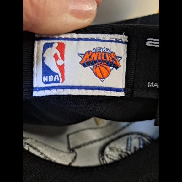 Adidas NY Knicks Black and White Graffiti Fitted Hat Size: 7 1/4-7 5/8 - Picture 6 of 8